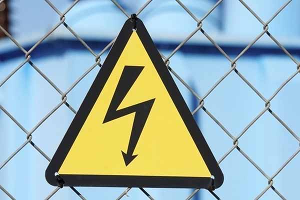 На Полтавщині неповнолітнього вбило струмом, тіло знайшли біля трансформатору в будівлі колишньої олійниці