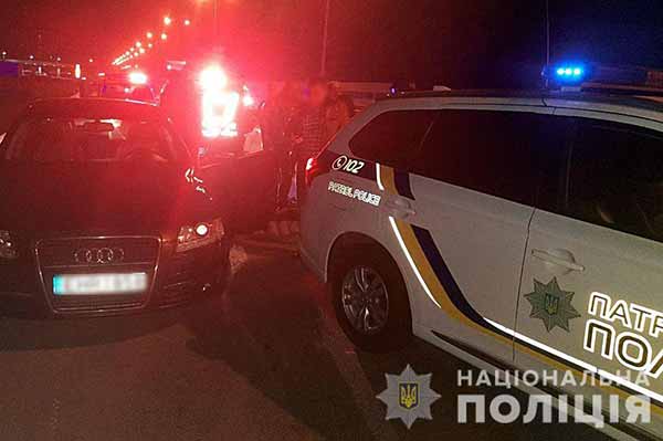 На Полтавщині грабіжник наніс тілесні ушкодження водію та незаконно заволодів його автомобілем