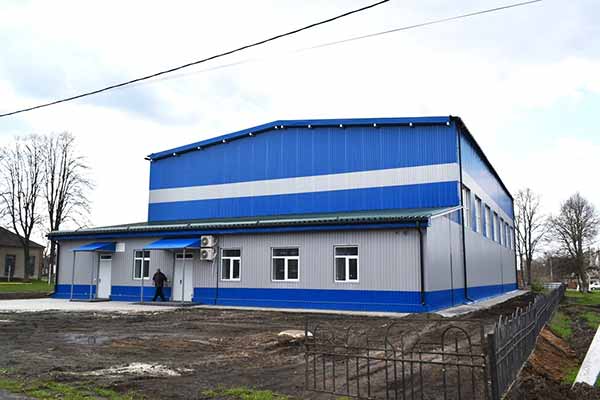 У Ромодані Миргородського району добудували сучасний шкільний спортзал