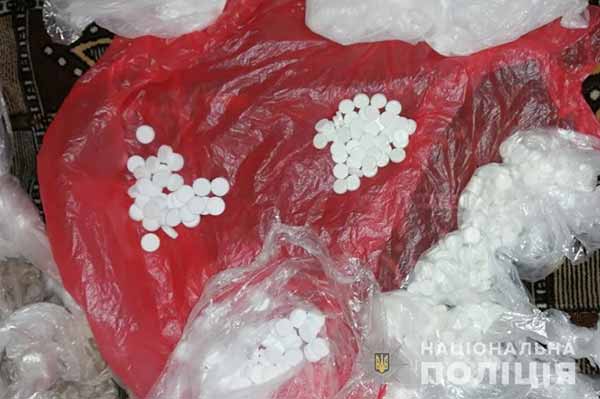 На Полтавщині припинена протиправна діяльність двох жінок, які торгували наркотиками у місті Лубни