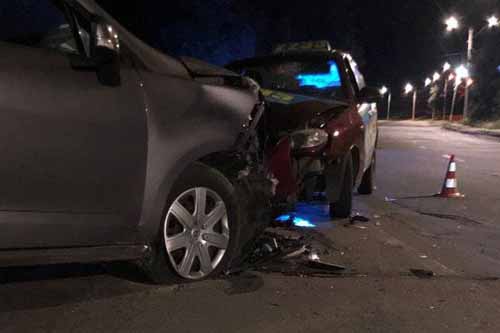 Внаслідок зіткнення двох легковиків у Лубнах, травмована неповнолітня дівчина