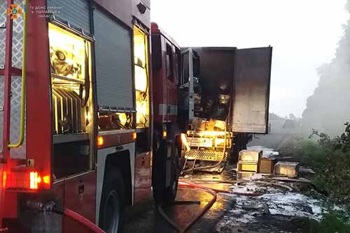 На трасі у Полтавській області горів причеп вантажного автомобіля «МАН»