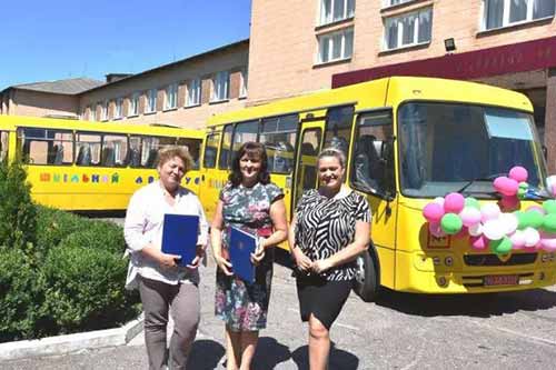 Пирятинщина отримала два нових шкільних автобуси