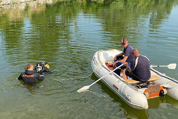 З озера на Полтавщині водолази дістали тіло 8-річного хлопчика