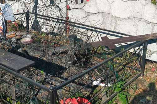 На Полтавщині затримали чоловіка за наругу над могилами