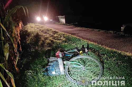 У Миргородському районі мотоцикліст збив велосипедиста і втік з місця події