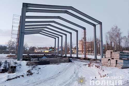 На Полтавщині чоловік отримав тілесні ушкодження внаслідок падіння з висоти