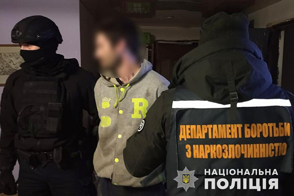 За збут наркотиків затримано 39-річного жителя Полтавщини