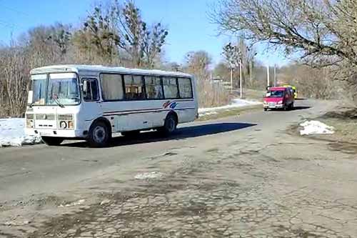 35 автобусів з Полтвщини вирушили в Суми для евакуації 