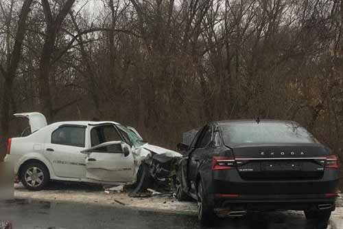 ДТП на автодорозі Горішні Плавні – Кременчук: загинула пасажирка та травмувався водій