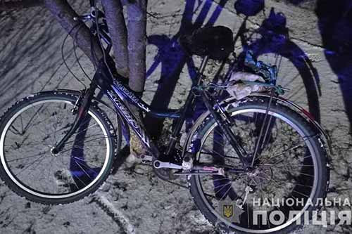 На Полтавщині невідомий збив велосипедиста і втік з місця аварії