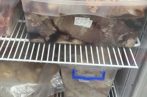 На Полтавщині призупинили діяльність виробника напівфабрикатів, через повну антисанітарію 