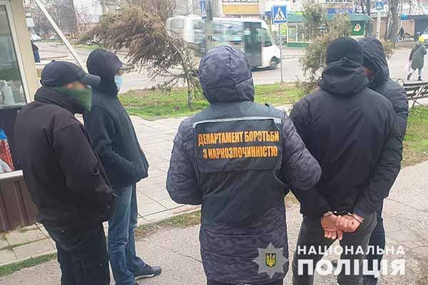 Двоє полтавців організували збут наркотиків на території області