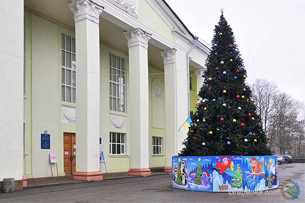 Сьогодні у Гребінці урочисто відкриють головну новорічну ялинку