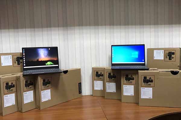 У Пирятинській ОТГ для лікарів придбали ноутбуки