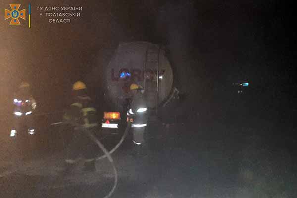 Вночі на трасі у Полтавській області загорівся напівпричіп вантажного автомобіля «МАН»