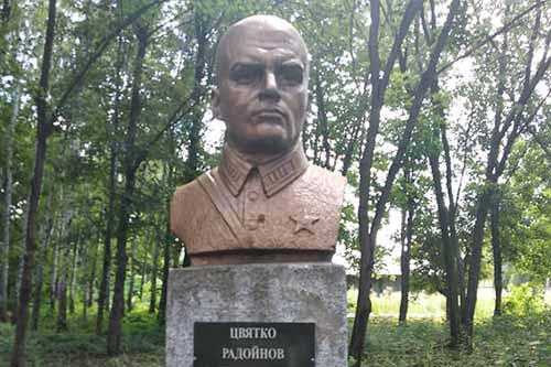 У селі Коломацьке Полтавського району демонтували пам’ятник болгарському комуністу-соратнику Сталіна