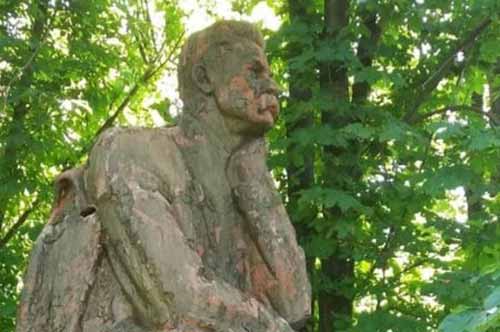 У Полтавській області декомунізують сталінського письменника Максіма Горького