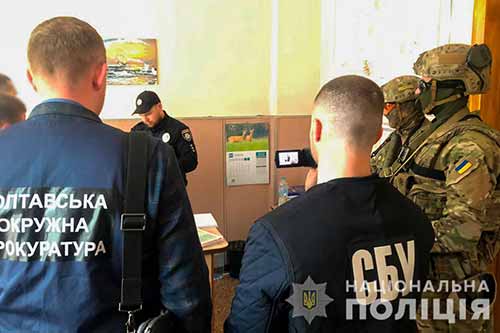 На Полтавщині голову однієї з військових районних адміністрацій затримали на хабарі