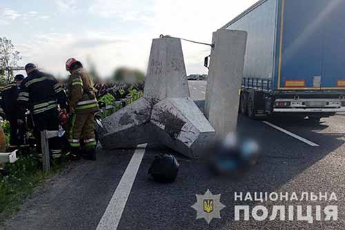 На Полтавщині мотоцикліст врізався у бетонний відбійник — водій загинув на місці