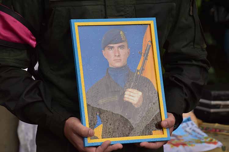 Пирятинщина попрощалася з 21-річним Ярославом Семененком