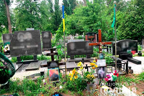 На Полтавщині встановили особу, причетну до наруги над могилою військовослужбовиці ЗСУ