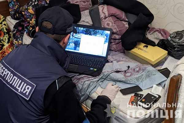 На Полтавщині затримали інтернет-аферистів, які ошукували переселенців