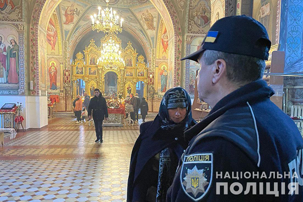 Богослужіння Великодньої ночі у храмах Полтавщини відбулися без порушень