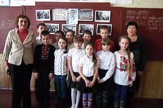 Гребінківська ЗОШ№4: До дня вшанування пам`яті Героїв Небесної Сотні