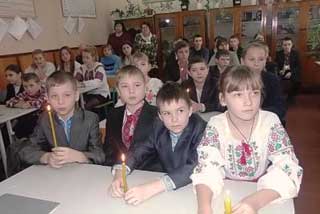 Тарасівська школа: Виховний захід до Дня пам'яті Героїв Небесної сотні