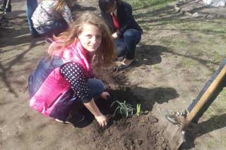 Гребінківська ЗОШ №1: Весняний благоустрій території міста