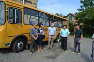 Сільській школі на Пирятинщині придбали автобус