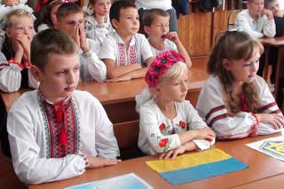 Тарасівська школа: Перший урок: "Щоб у серці жила Батьківщина"