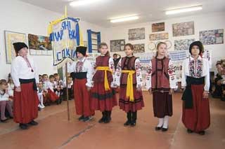 Мар'янівська школа імені Є.П.Гребінки: Козацькому роду - нема переводу!