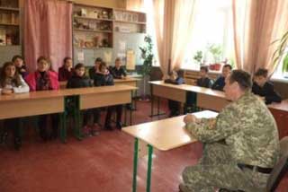 Гребінківська гімназія: Урок Мужності «Україна понад усе!»