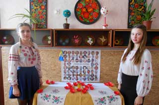 Гребінківська школа №1: Лінійка-реквієм, приурочена пам’яті Героїв Небесної Сотні