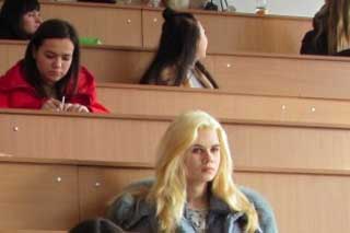 Гребінківська гімназія: Вітання учасникам конкурсу-захисту науково-дослідницьких робіт 