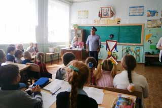 Гребінківська школа №1: Вистава для учнів початкових класів