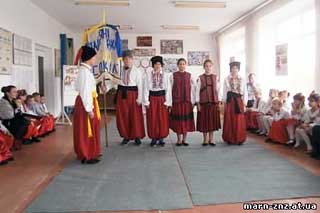 Мар'янівська школа: День українського козацтва