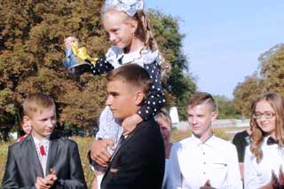 Тарасівська школа: свято першого дзвоника 2018-2019 навчального року