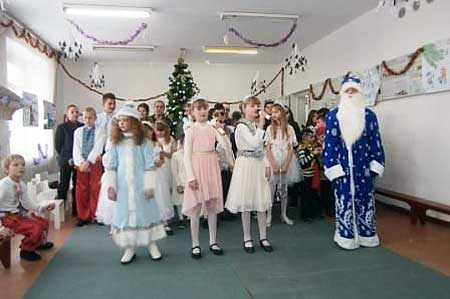 Новорічна казка в Мар'янівській школі імені Є.П. Гребінки