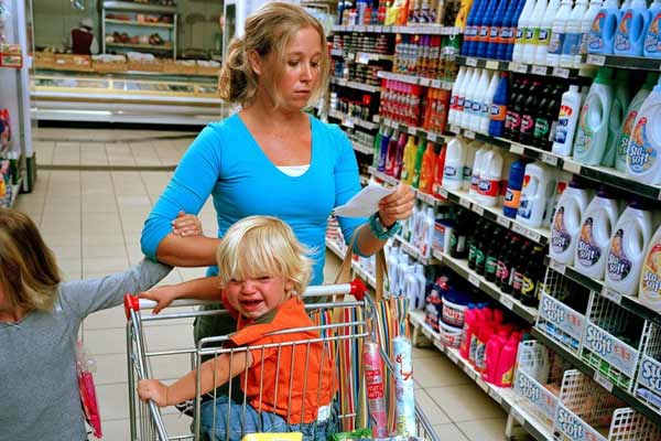 Як боротися з дитячими капризами в магазині