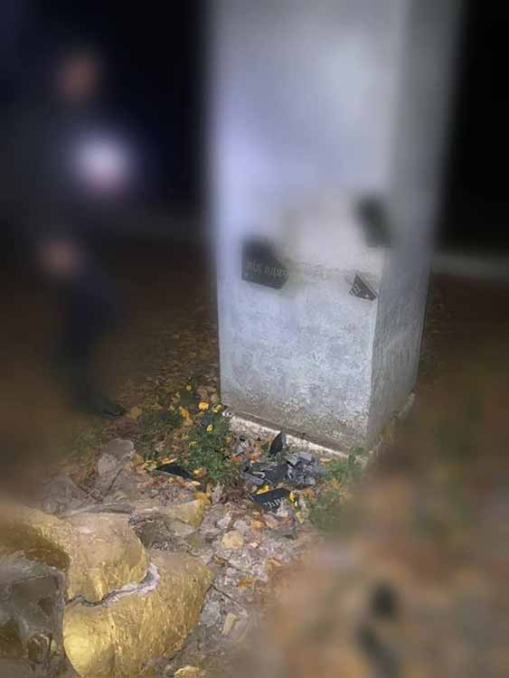 Лохвицю очищено від пам’ятника комсомольцям