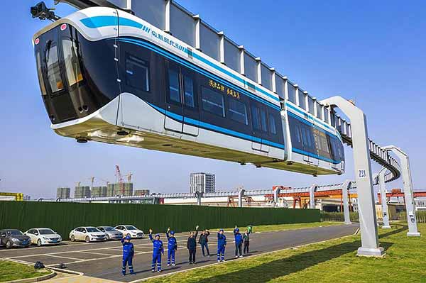 У Китаї створили поїзд Sky-train, який ширяє в повітрі, і не потребує тягової системи