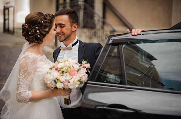 Арендуйте особенный автомобиль на свадьбу в Санкт-Петербурге