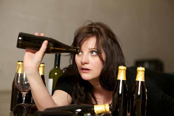 Алкоголизм: причины употребления алкоголя женщинами