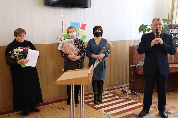 Устіловськаа Тетяна Олексіївна - Заслужений вчитель України Устіловськаа Тетяна Олексіївна - Заслужений вчитель України