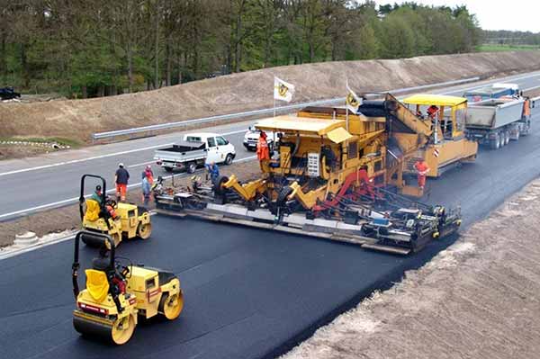 Як будують автомобільні дороги у Німеччині
