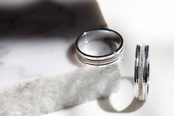 Чи варто купувати срібні обручки?