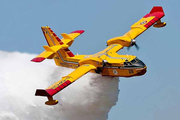  Новий пожежний літак-амфібія DHC-515 Firefighter здатний завантажитися водою лише за 12 секунд 